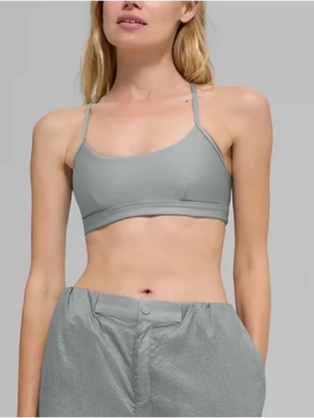 Alo Yoga Airlift Intrigue Bra in Lunar Grey